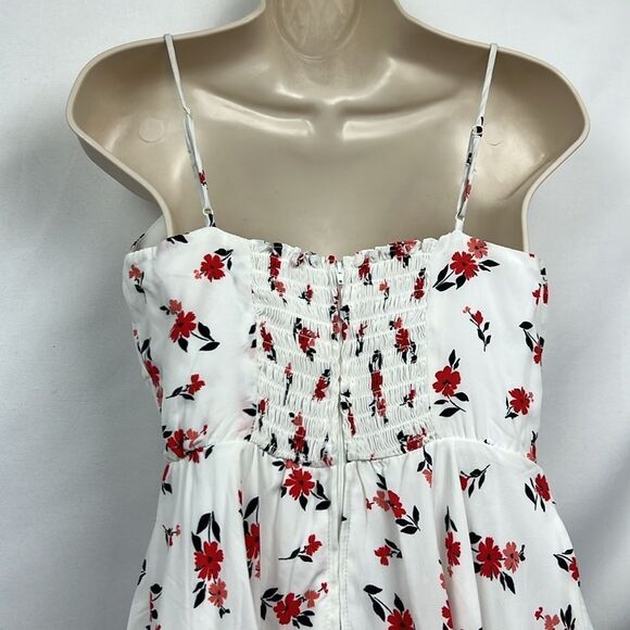 Row A red and white floral fit and flare sundress size large EUC smocked back - Picture 6 of 12